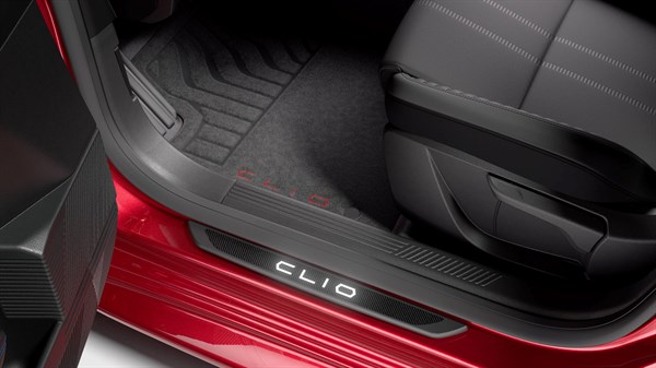 seuils de porte éclairés Renault Clio et tapis de sol textile ou caoutchouc - Renault Clio
