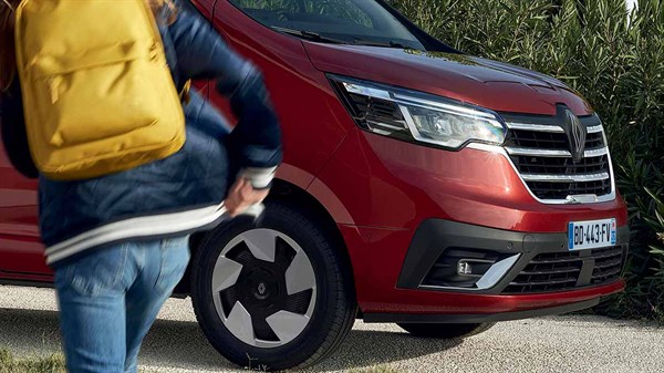 Renault Trafic Combi - silhouette dynamique avec jantes 17''

