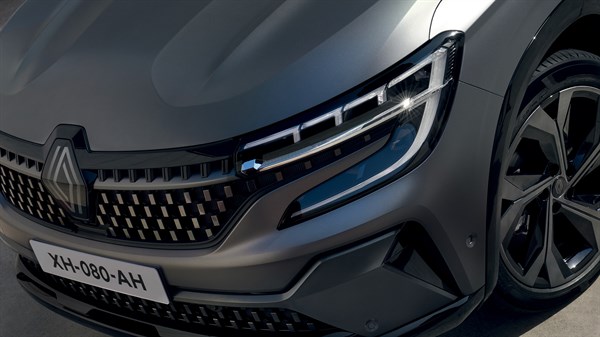signature lumineuse - Renault Austral E-Tech full hybrid